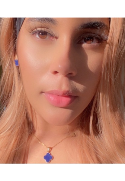 Girl online for a video call — Yazz